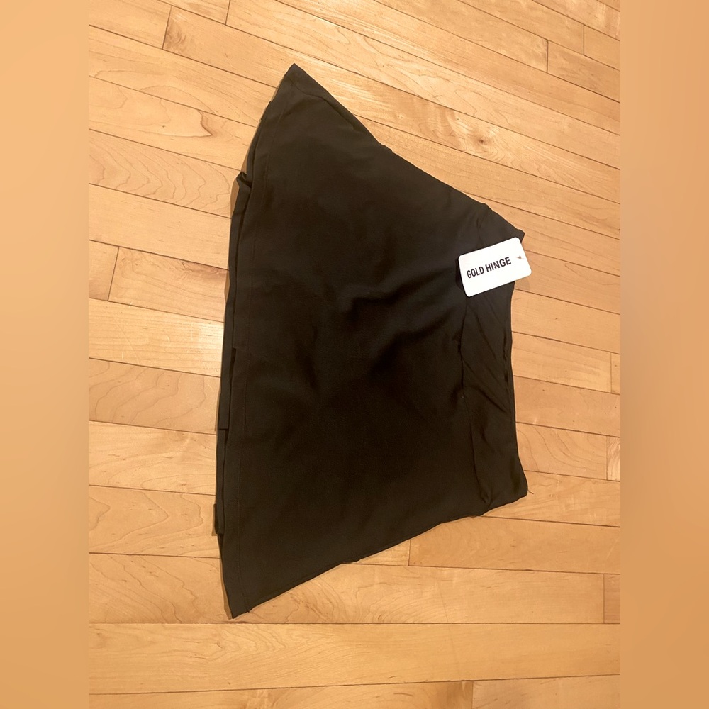 GOLD HINGE SKIRT/ SIZE M/ NEVER WORN/ TAG STILL ATTACHED
